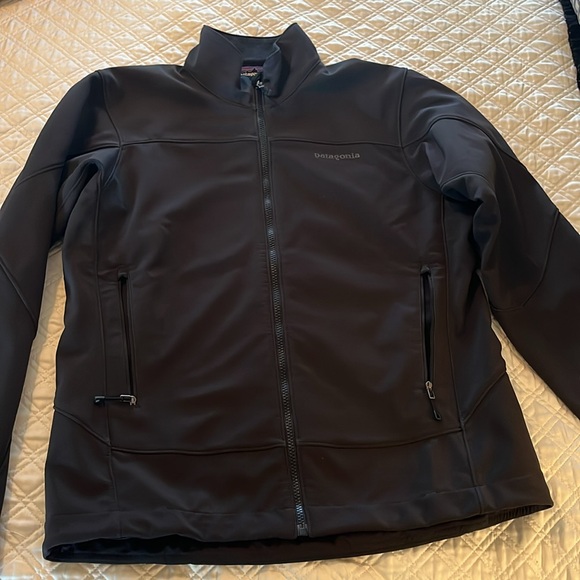 Men’s black Patagonia jacket - Picture 3 of 6